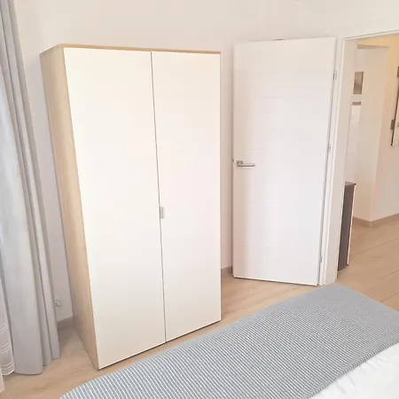 Grand - Prywatny Parking, Blisko Szpital Arkonska *