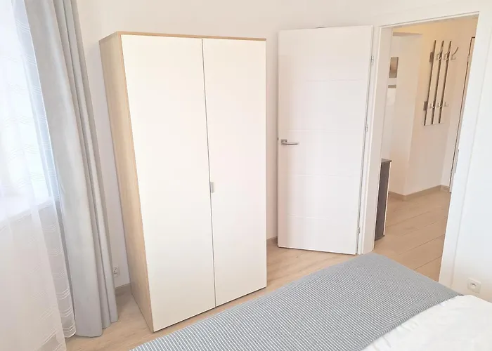 Grand - Prywatny Parking, Blisko Szpital Arkonska *